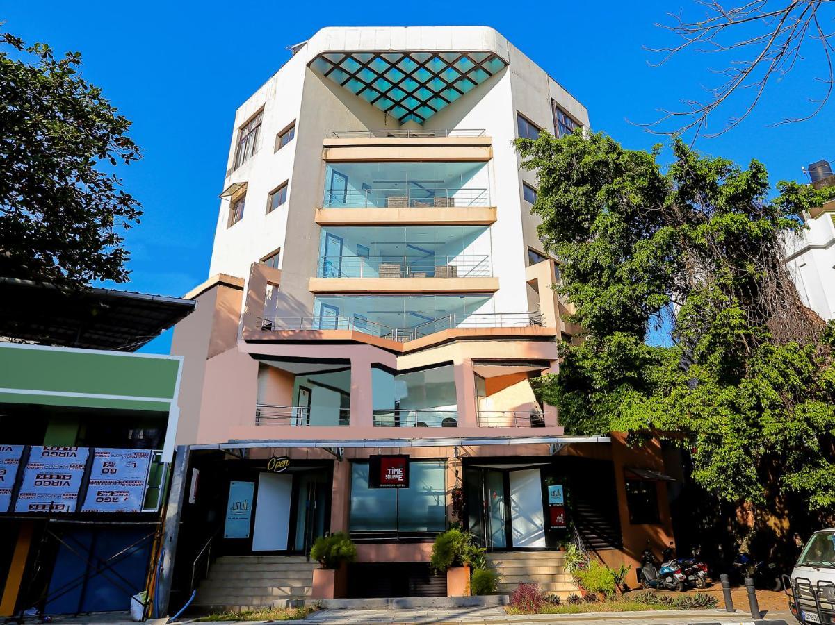 Treebo Trend Time Square Marine Drive Hotel Kochi Bagian luar foto
