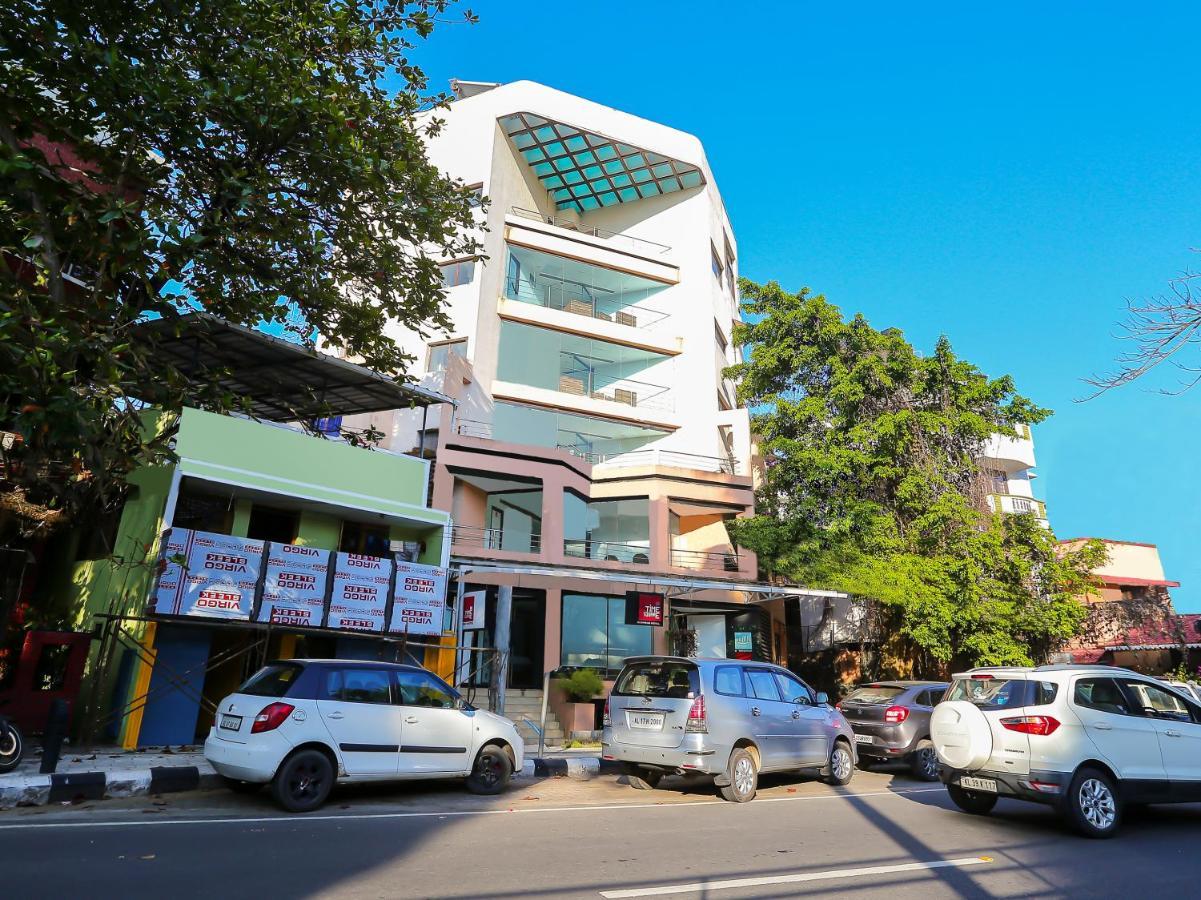 Treebo Trend Time Square Marine Drive Hotel Kochi Bagian luar foto