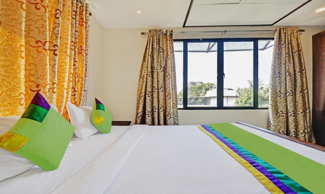 Treebo Trend Time Square Marine Drive Hotel Kochi Bagian luar foto