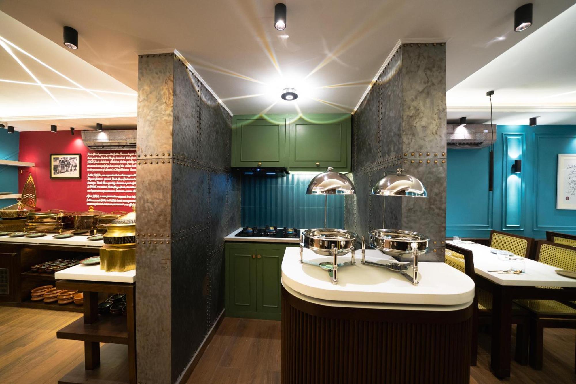 Treebo Trend Time Square Marine Drive Hotel Kochi Bagian luar foto