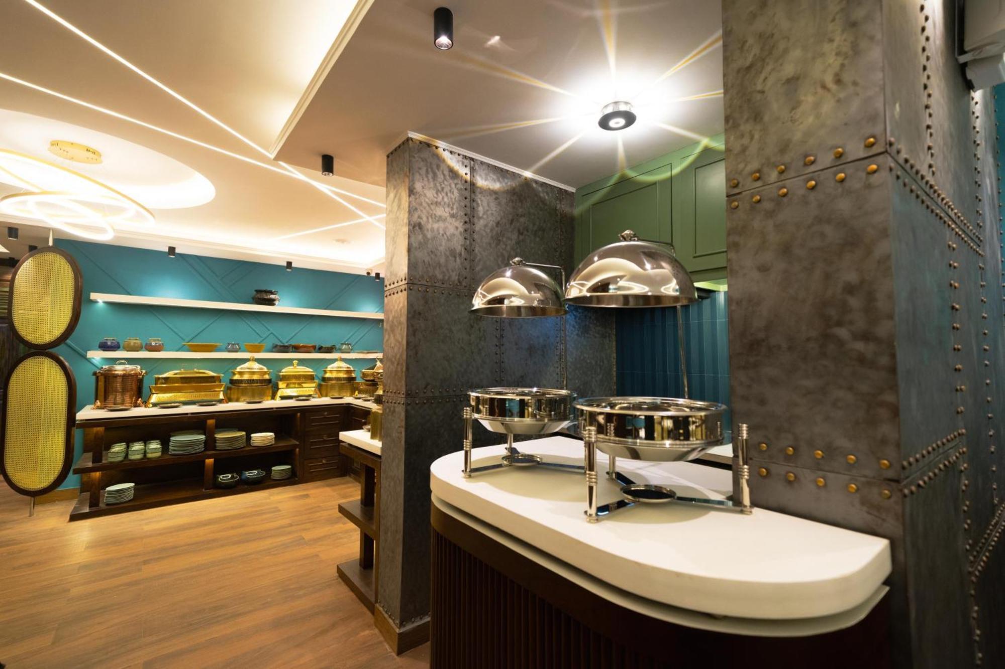 Treebo Trend Time Square Marine Drive Hotel Kochi Bagian luar foto